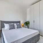 Διαμέρισμα New! Sant Anna Residences, Ph 7 By Sf Homes *