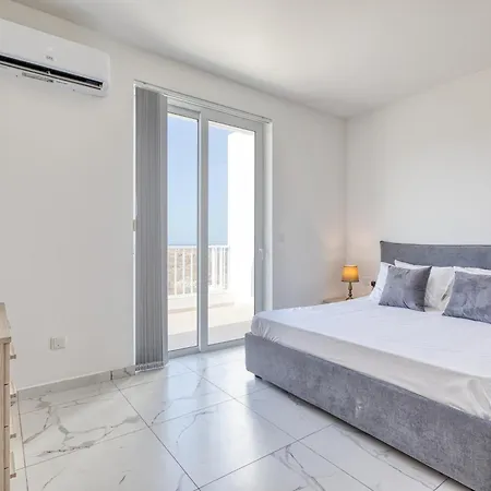 New! Sant Anna Residences, Ph 7 By Sf Homes マルサスカーラ